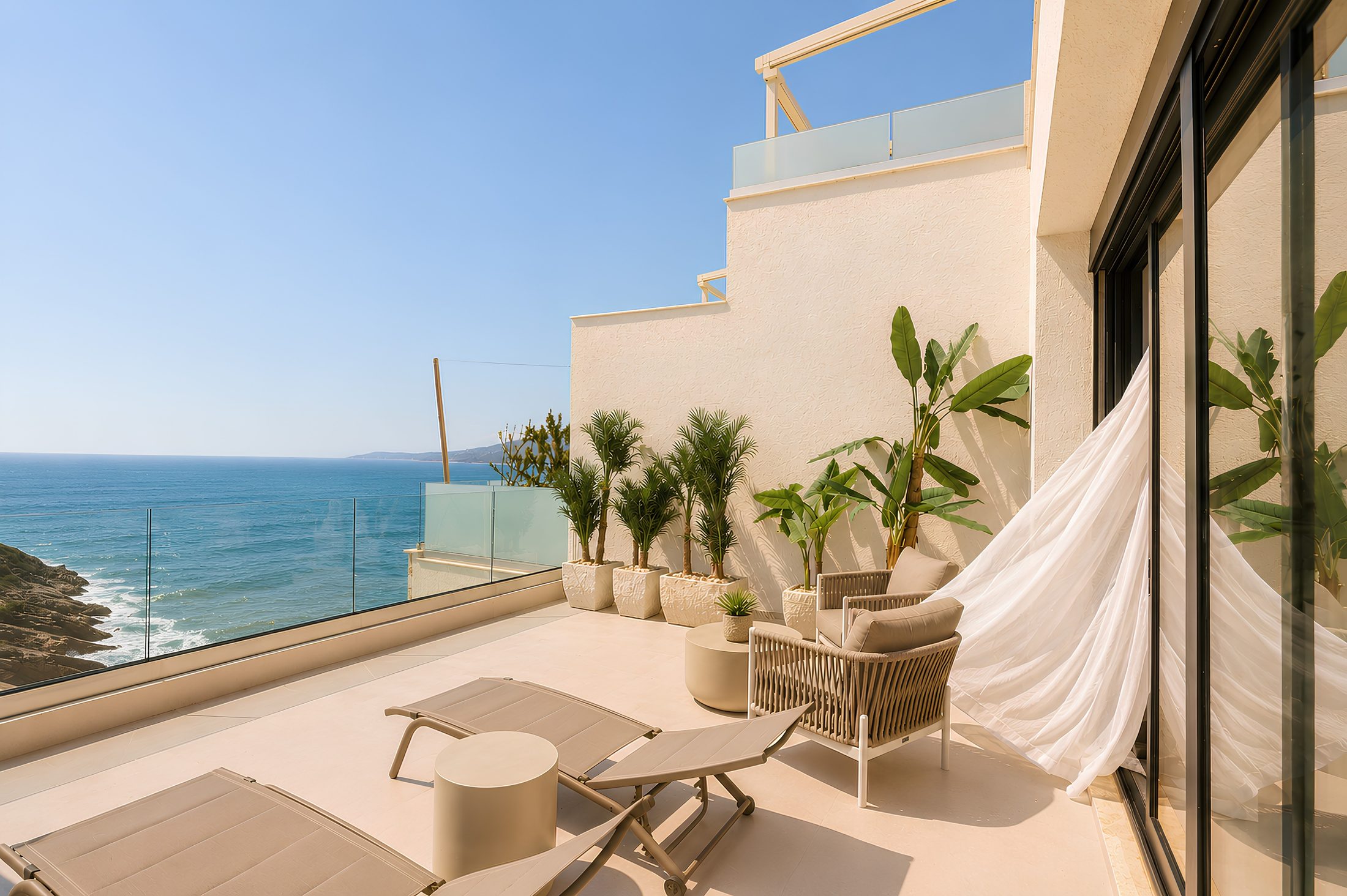 Villa Yolo pool and sea-view terrace