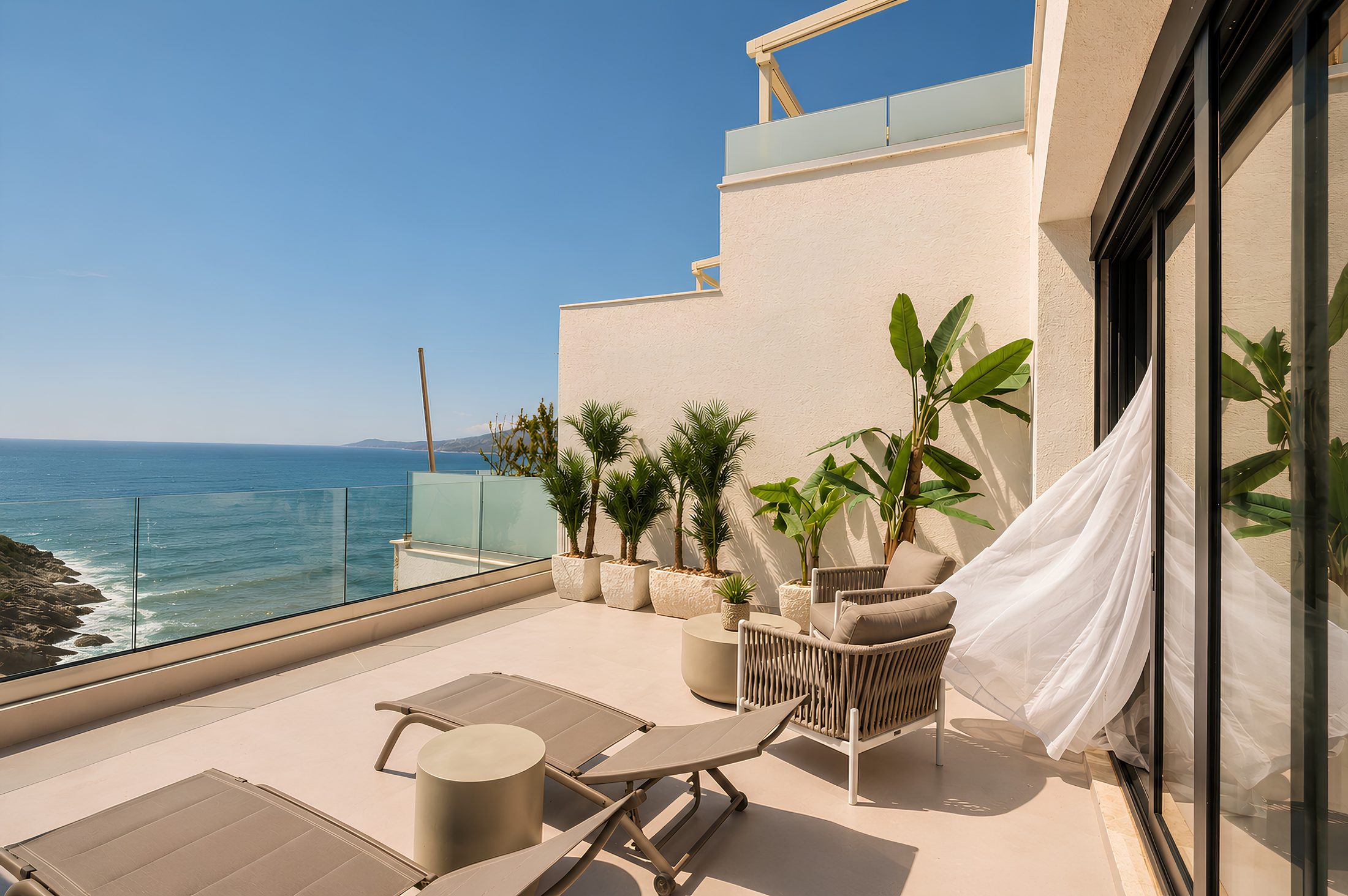 Villa Yolo pool and sea-view terrace