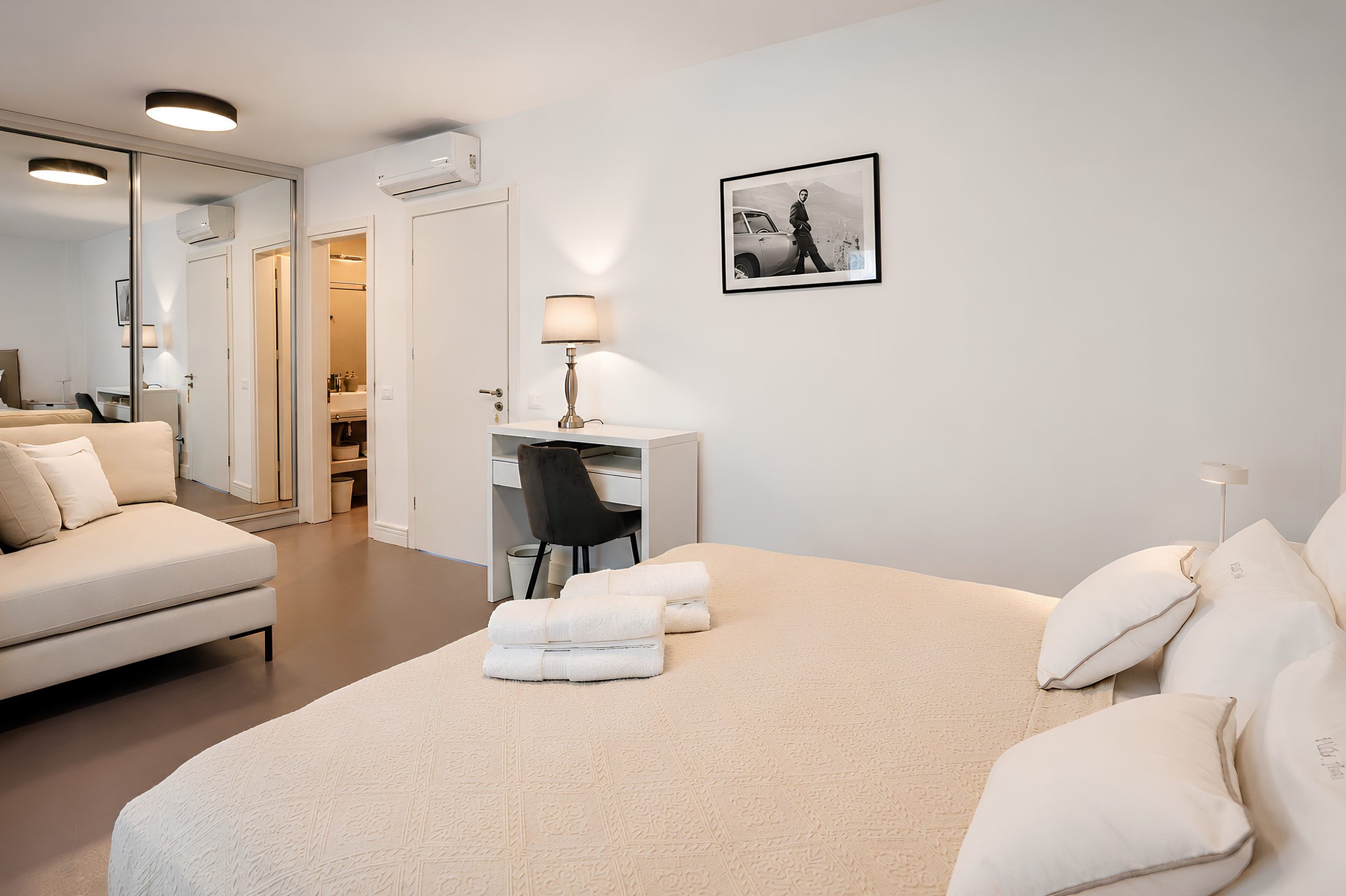 Villa Yolo bedroom