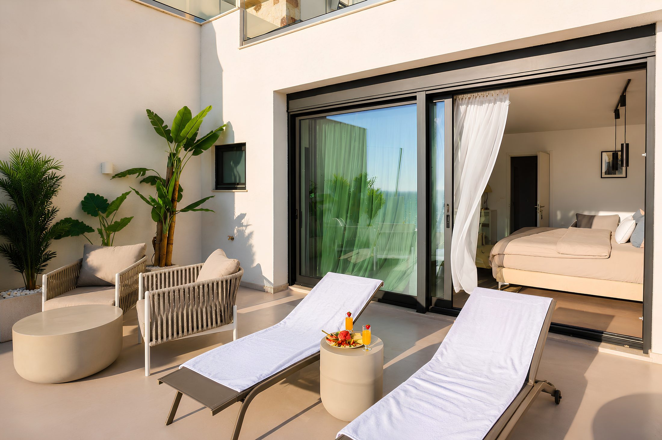 Villa Yolo pool and sea-view terrace