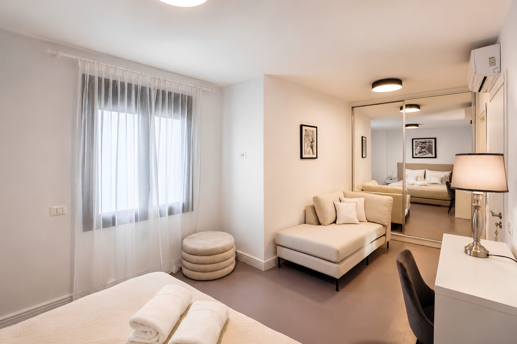 Villa Yolo bedroom