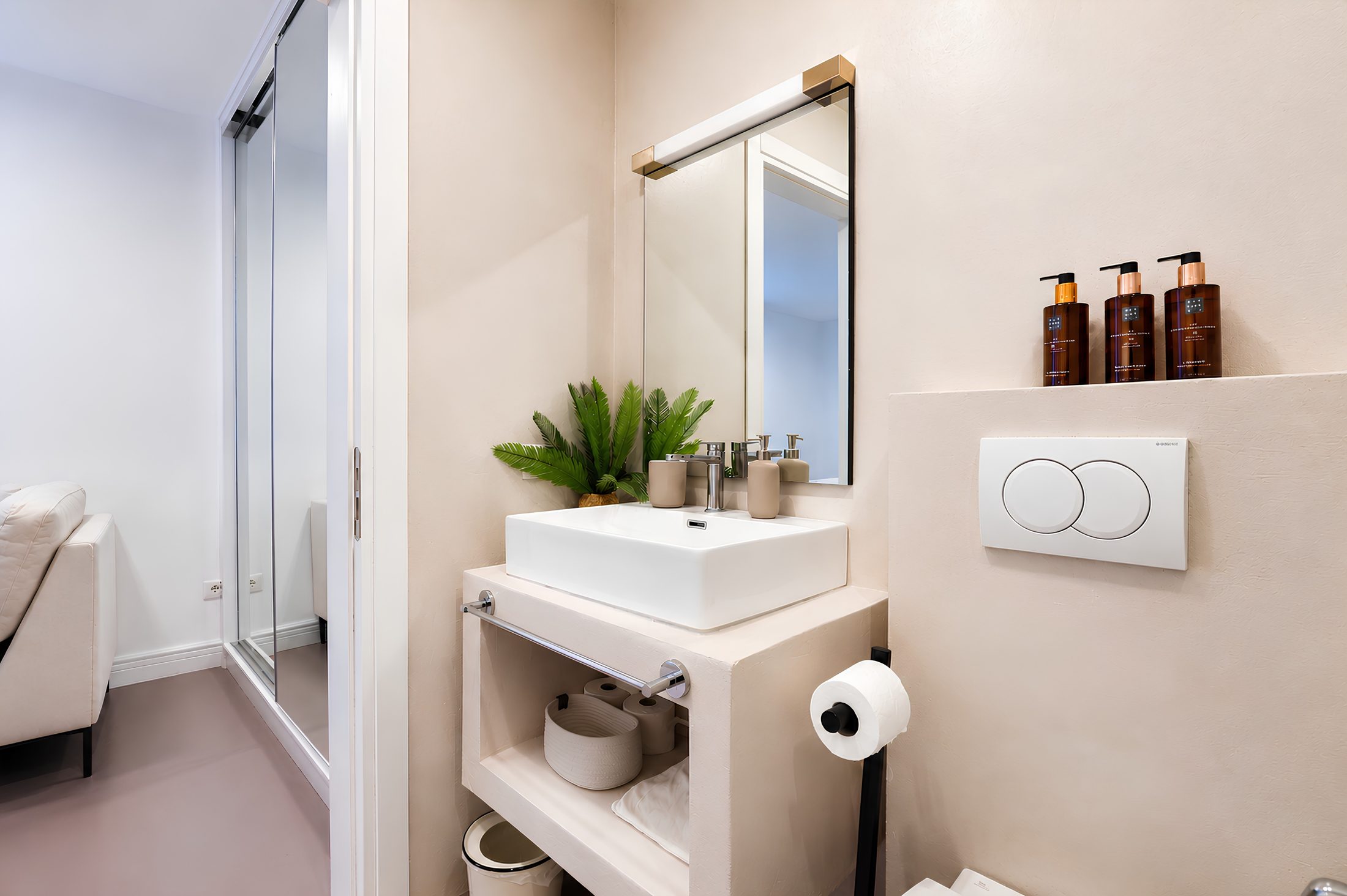 Villa Yolo bathroom