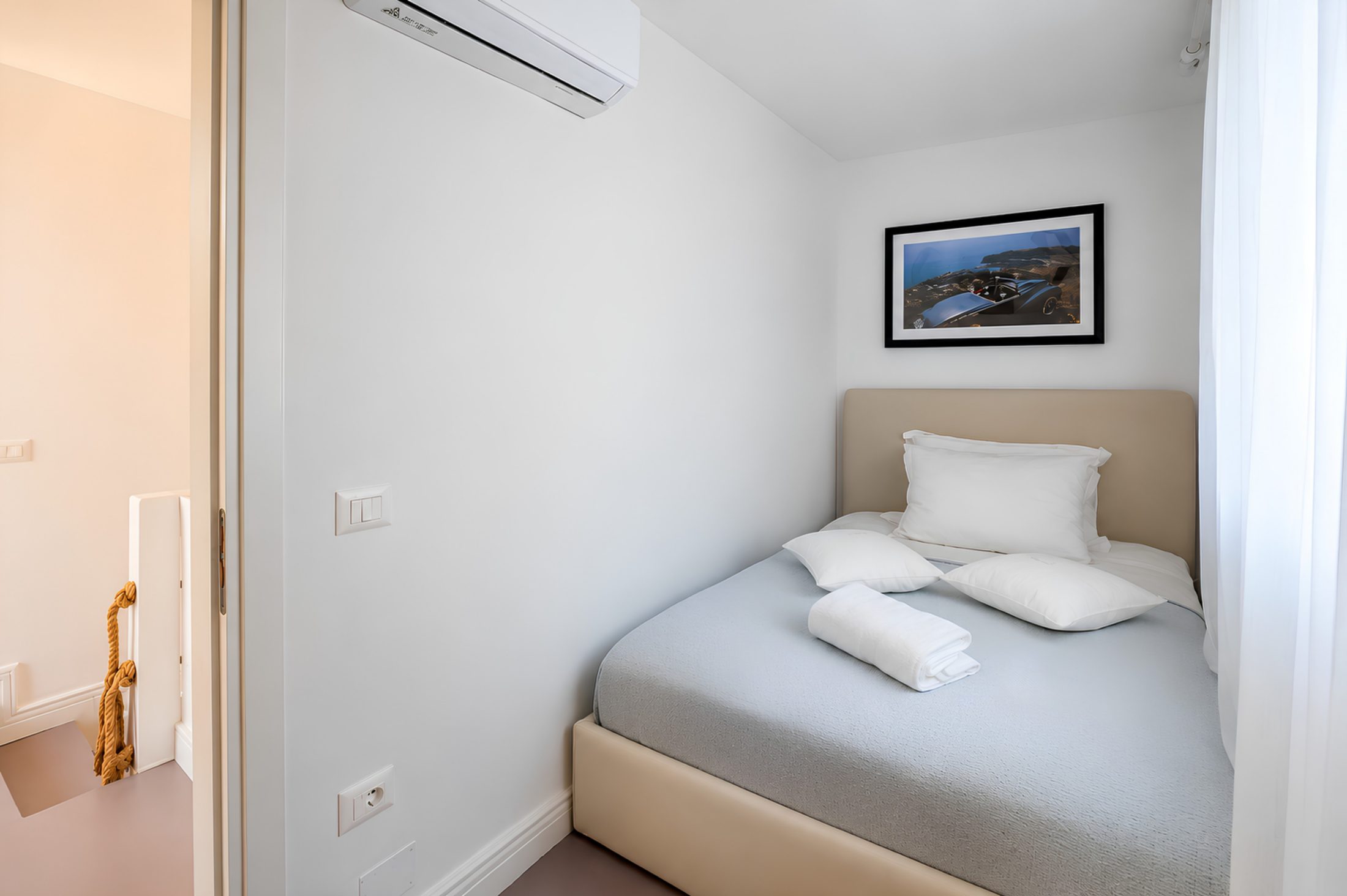 Villa Yolo bedroom